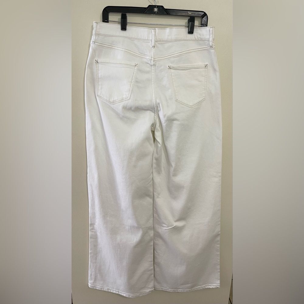 a.n.a Women's High-Rise Wide Leg Pleated Jeans White. Size 10. NWT - Picture 12 of 16